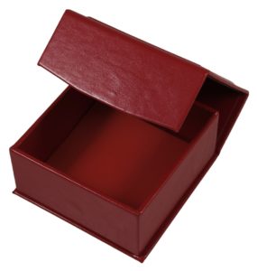 Opakowanie z klapką na magnes | Pudełko na prezent